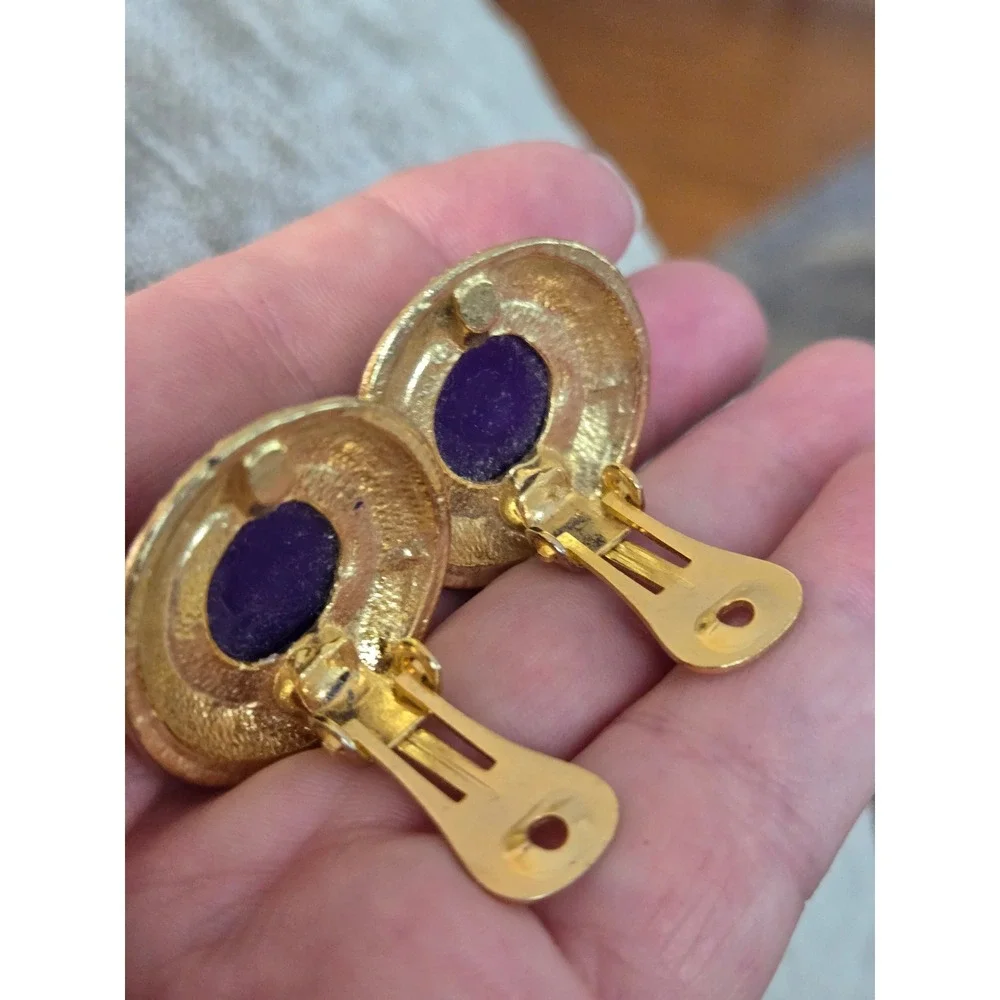 Purple Cabachon Goldtone Round Earrings Chunky 80s Vintage Clip